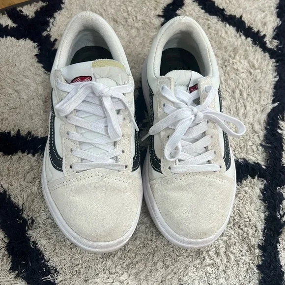 Vans Women’s White and Black Sneakers - Picture 2 of 5